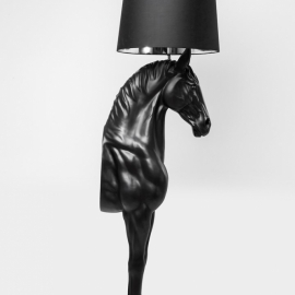 Stojací lampa Standing Horse - černá.jpg