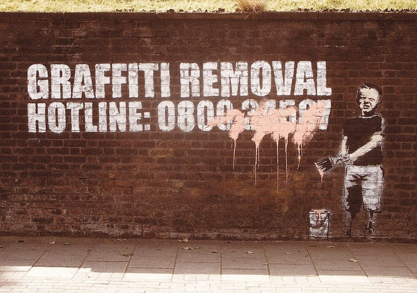 Posters Plakát, Obraz - Banksy Street Art - Graffity Removal Hotline, (59 x 42 cm)