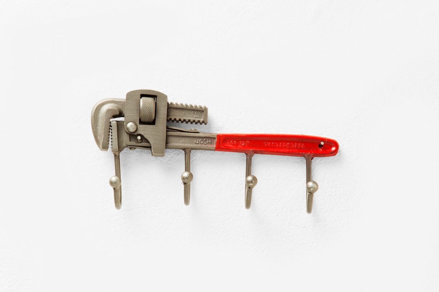 Věšák Pipe Wrench