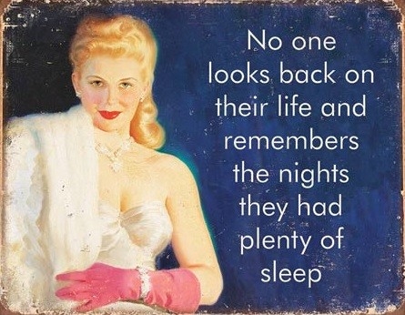 Posters Plechová cedule Ephemera - Plenty of Sleep, (40 x 31,5 cm)