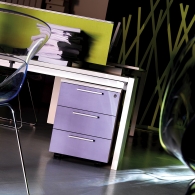 Mercury kancelářský stůl s lila zásuvkami